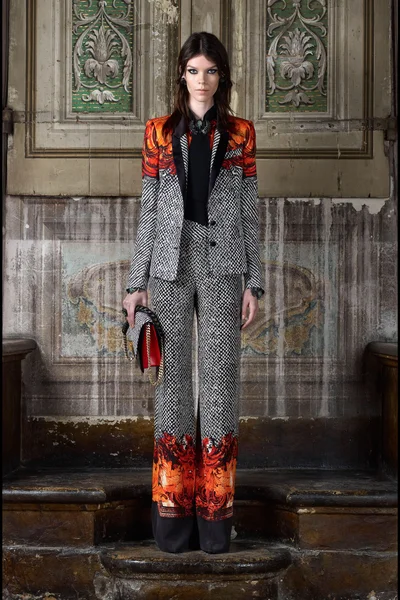 Look 13